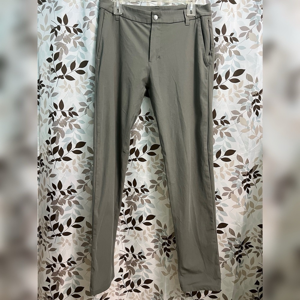 Lululemon Men's Commission Pants Slim Warpstreme Grey Sage Size 32 X 31